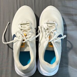 Nike White and Blue Sneakers sz 5.5 youth=7 women’s